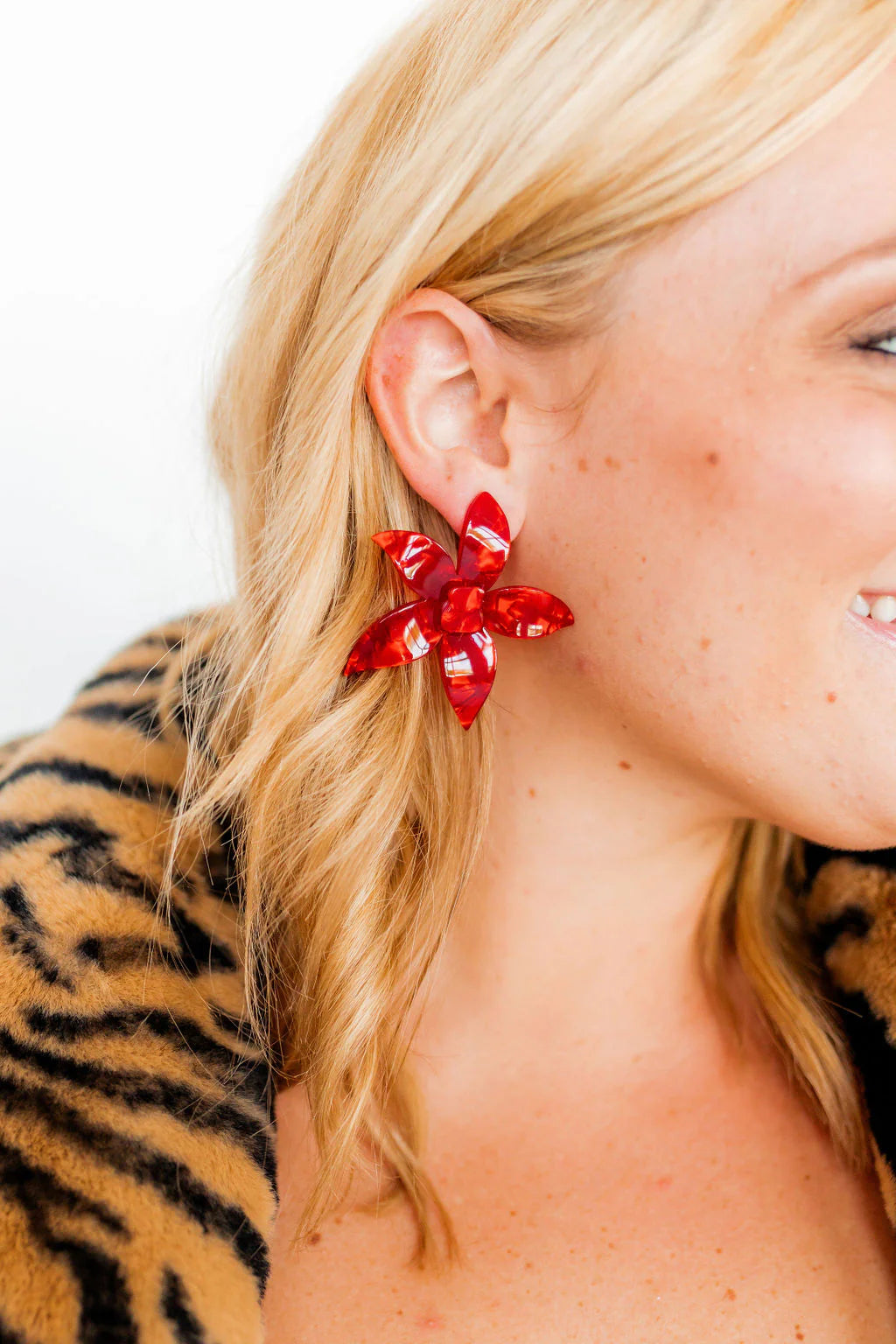 Linny Co | Annie Flower Drop Earrings in Pearlized Red