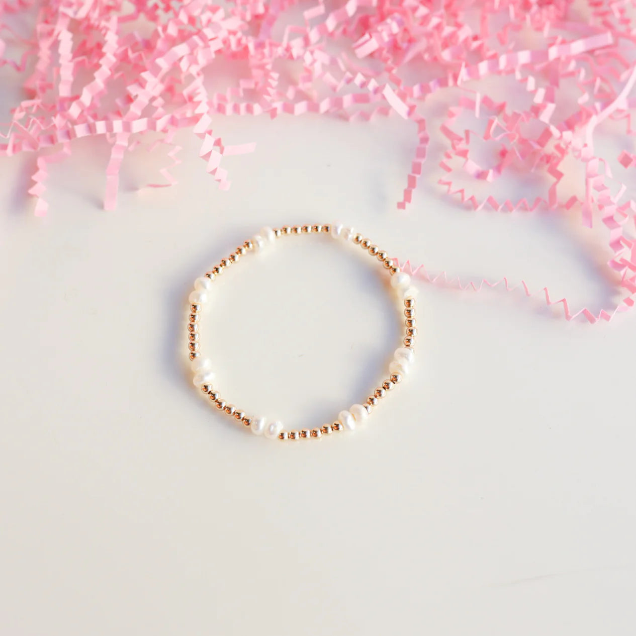 Beaded Blondes | Coastal Pearl Bracelet in Gold - preenteronline