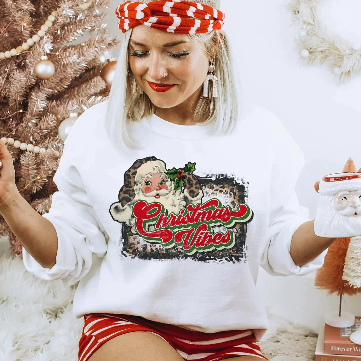 Online Exclusive | Christmas Vibes Long Sleeve Graphic Fleece Sweatshirt in White - preenteronline