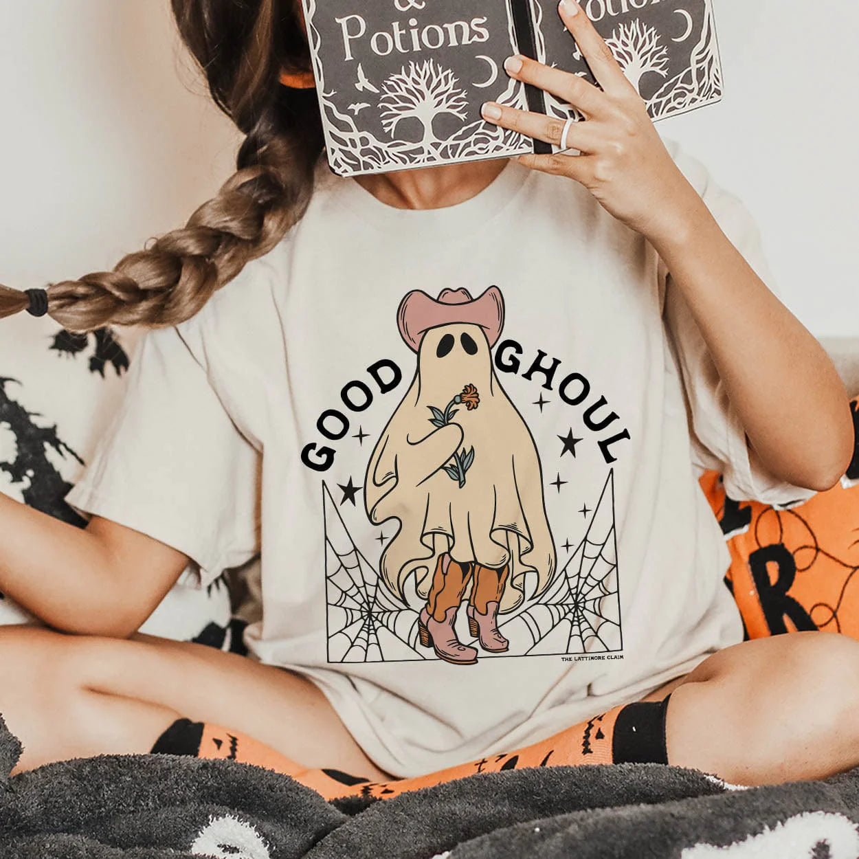 Online Exclusive | Good Ghouls Short Sleeve Graphic Tee in Cream - preenteronline