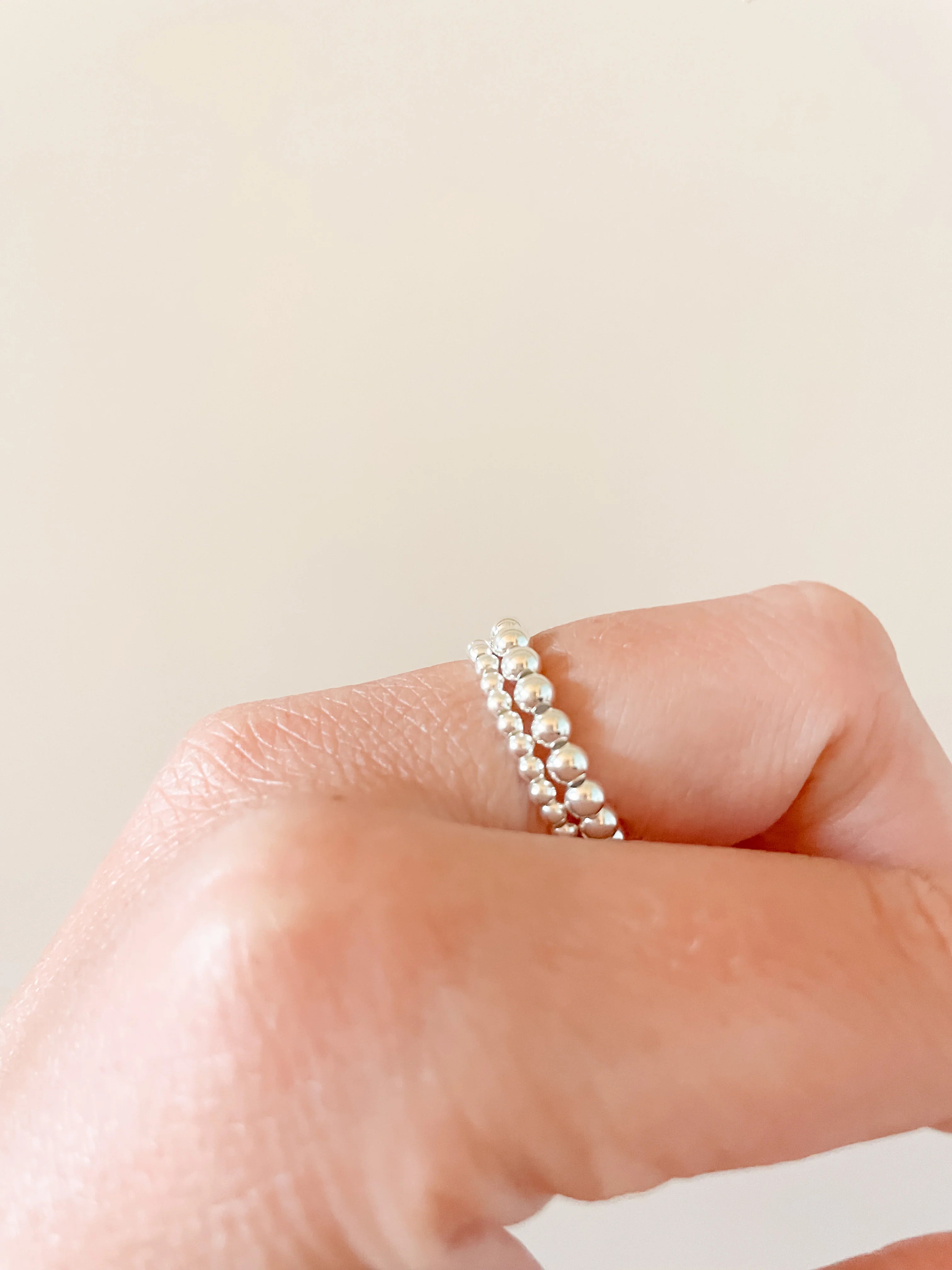 Beaded Blondes | Lexi 2MM Beaded Band Ring in Silver - preenteronline