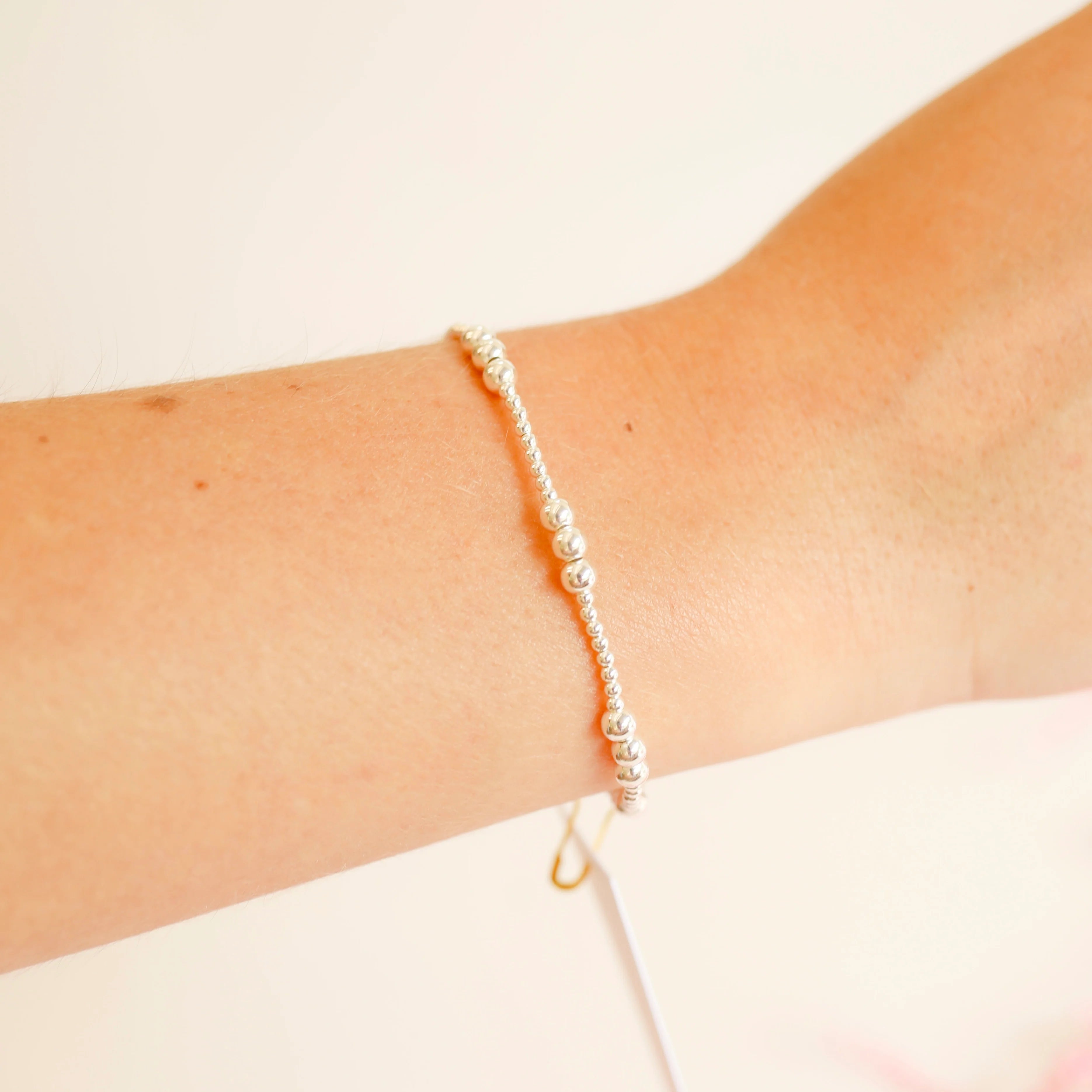 Beaded Blondes | ILY Silver Bracelet - preenteronline