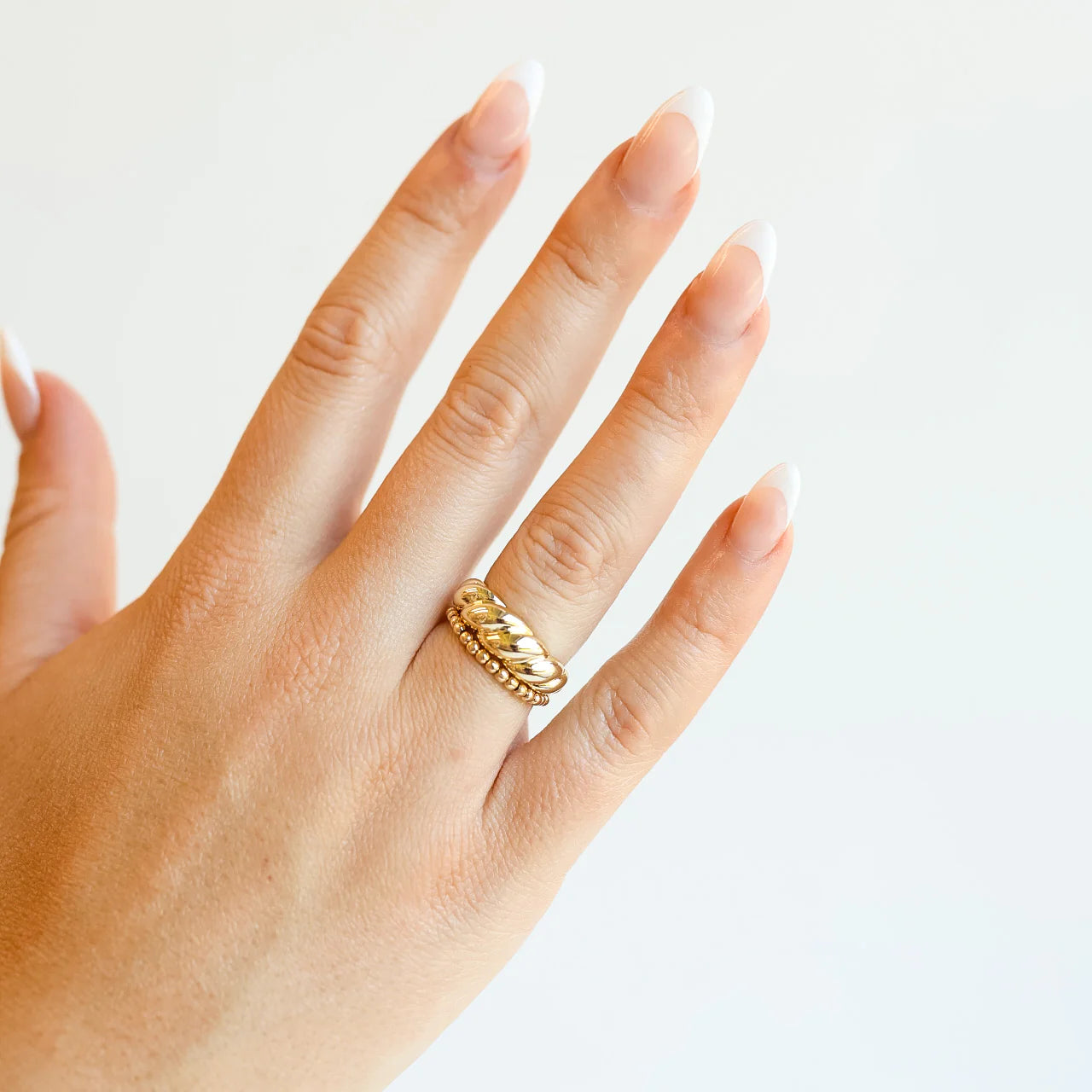 Beaded Blondes | Lexi 2MM Beaded Band Ring in Gold - preenteronline