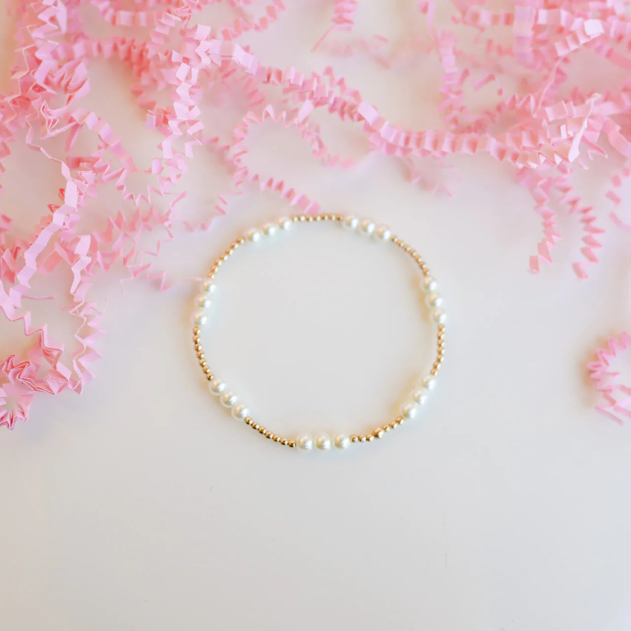 Beaded Blondes | ILY Pearl Bracelet in Gold - preenteronline