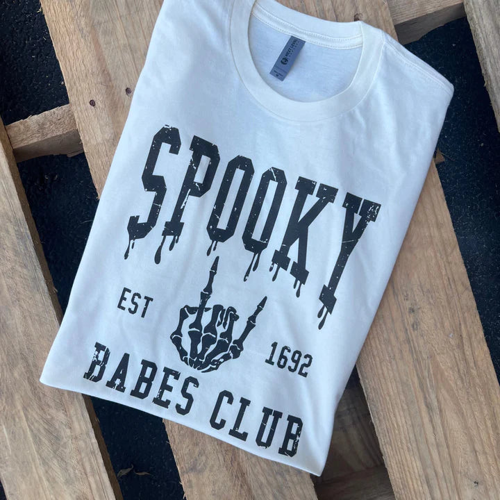 Online Exclusive | Spooky Babes Club Short Sleeve Graphic Tee in White - preenteronline