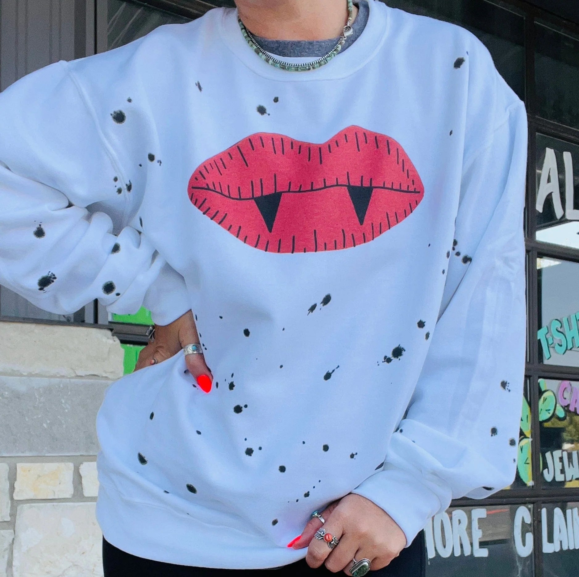 Online Exclusive | Vampire Lips Long Sleeve Graphic Sweatshirt in White - preenteronline